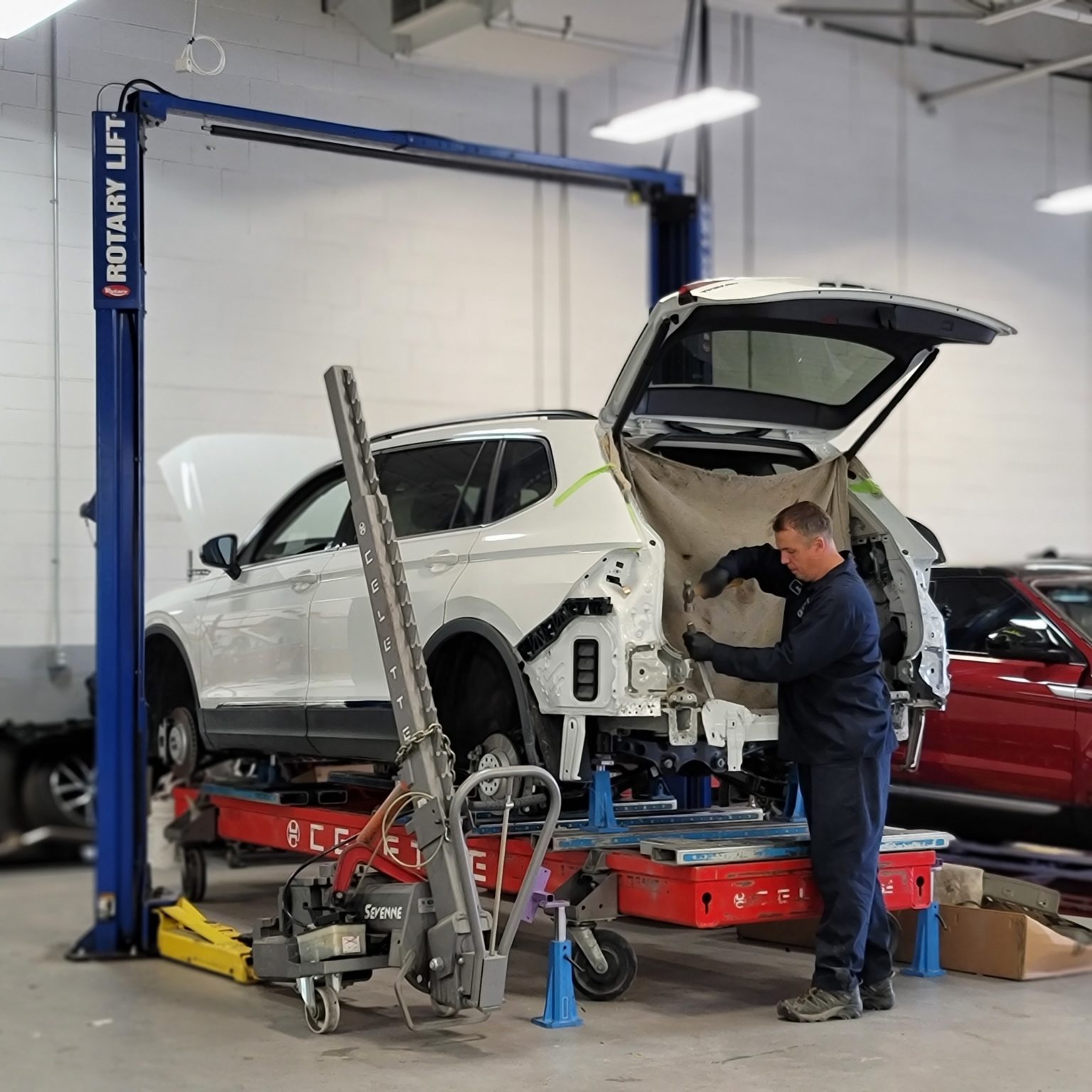 AWIN Advanced Auto Body Centre AWIN Group of Dealerships